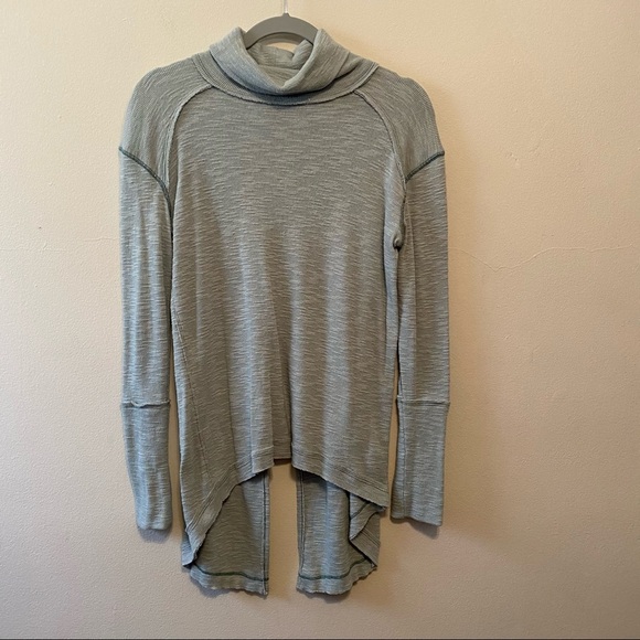 We The People Sweater Size XS - Picture 5 of 11